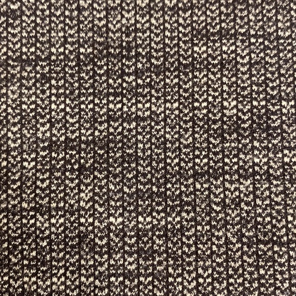 LuLuLemon Full Length Leggings with Reflective Logo and Pocket Inside Waistband - Picture 3 of 11